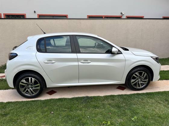 PEUGEOT 208 1.6 16V FLEX ALLURE AT6 PEUGEOT 208 1.6 16V FLEX ALLURE AT6